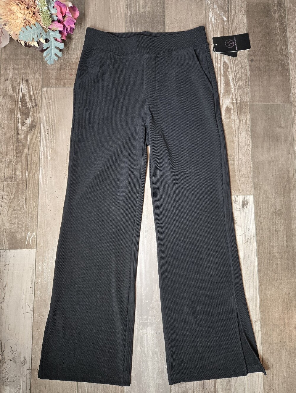 NWT MOVE THEOLOGY Women’s Black Rib Side Slit Pants Size Large